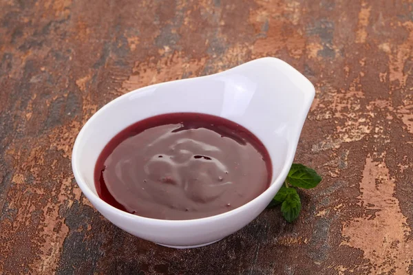Delicous cowberry sauce — Stock Photo, Image