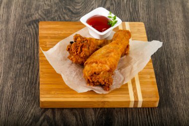 Ketçap ile çıtır tavuk budu