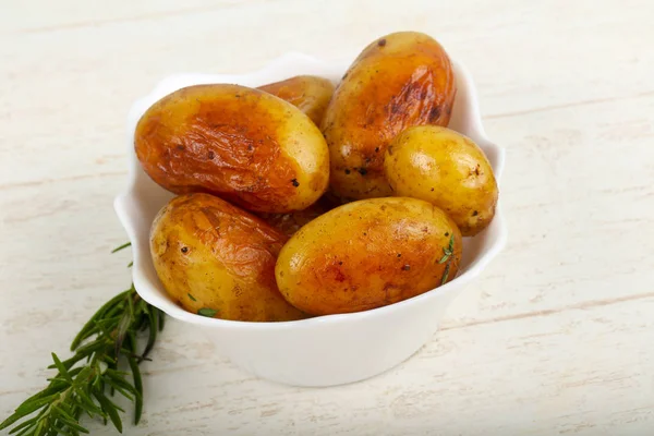 Cartofi Coapte Tineri Rozmarin — Fotografie, imagine de stoc