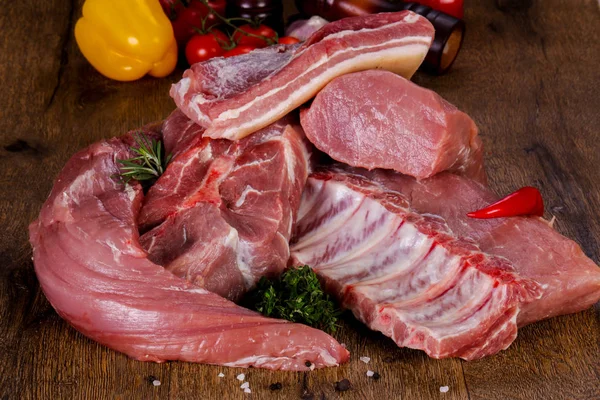 Carne Maiale Cruda Sfondo Legno — Foto Stock