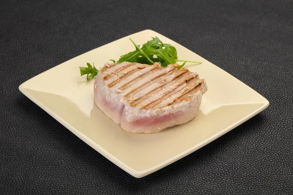 Izgara Ton Balığı Bifteği Roket Salatası — Stok fotoğraf