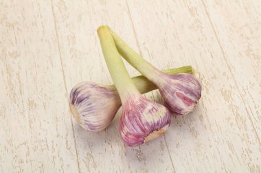 Genç sarımsak yığın