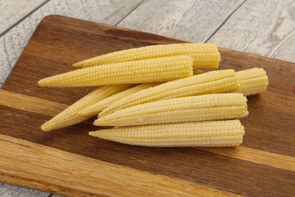 Raw baby corn — Stock Photo, Image