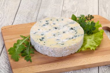 Yuvarlak mavi peynir