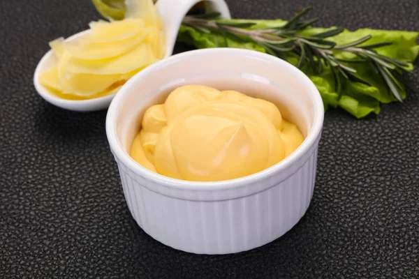 Salsa di formaggio nella ciotola — Foto Stock