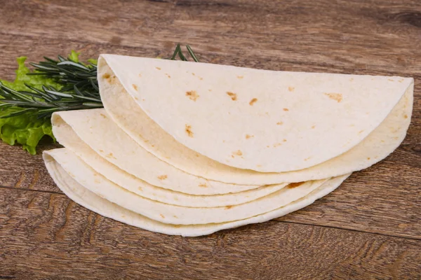 Tortilla Homamade Vacía Servido Ensalada Hojas —  Fotos de Stock