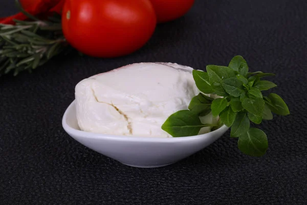Pelota italiana de queso Mozzarella — Foto de Stock