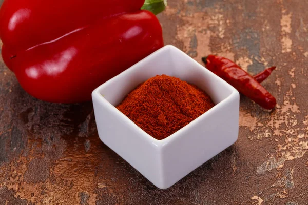 A tálban fűszerpaprika — Stock Fotó