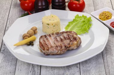 ızgara domuz eti boyun biftek