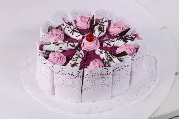 꽃으로 케이크 — 스톡 사진