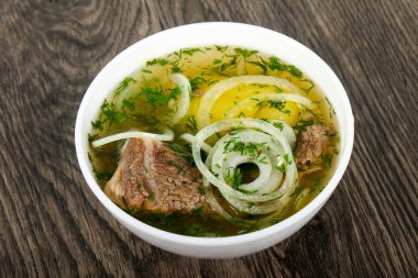 Beyaz et çorbası - kuzu veya dana eti ile Hashlama