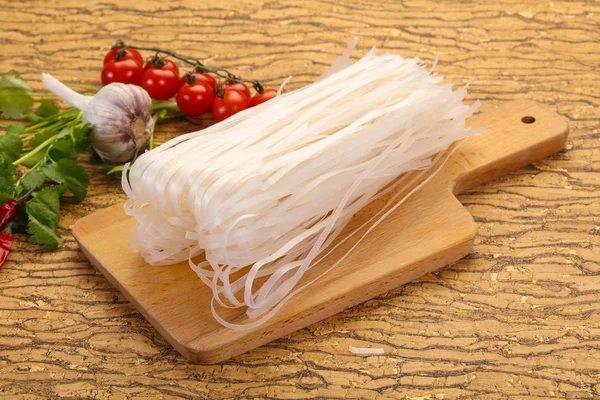 Raw Rice Noodles Served Cilantro Leaves — Stock Photo, Image