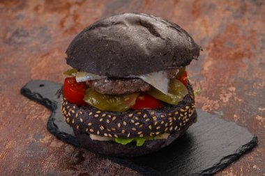 Lezzetli siyah burger