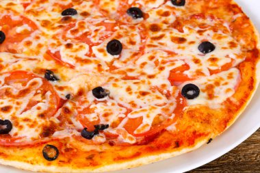 Zeytin ile margarita pizza