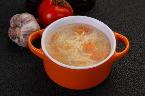 Soupe de poulet aux nouilles — Photo