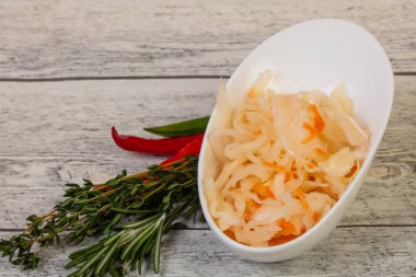 Salamura lahana - lahana turşusu