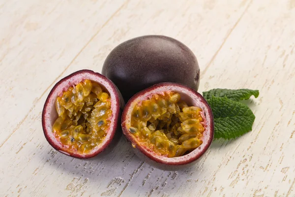 Tropical Passion fruit — Stock Photo, Image