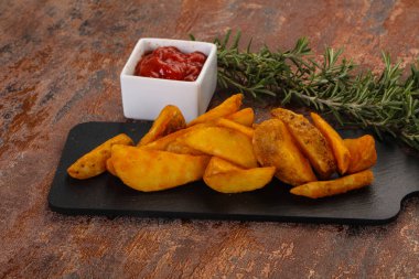 Kızarmış patates dilimleri