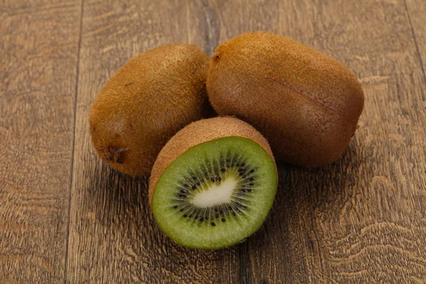 Proaspăt coapte kiwi — Fotografie, imagine de stoc