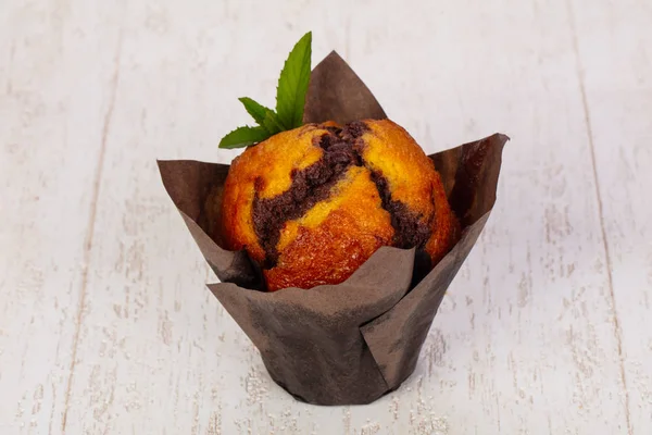 Zoete smakelijke muffin — Stockfoto