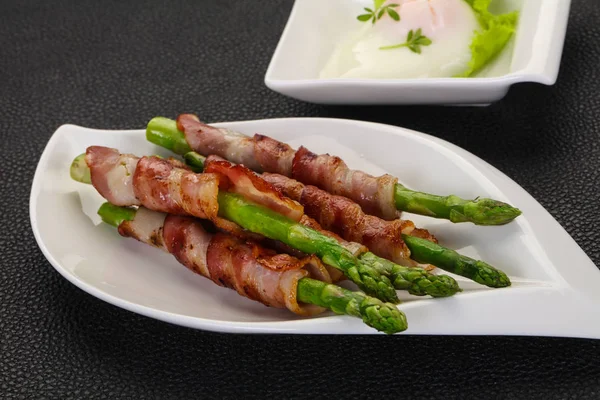 Espargos com bacon — Fotografia de Stock