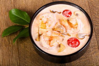 Tay tom yam çorbası