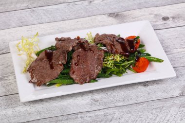 Alarmdan yeşil fasulye salatası