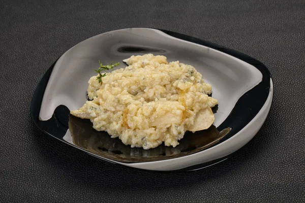 Armut ve Gorgonzola ile risotto — Stok fotoğraf