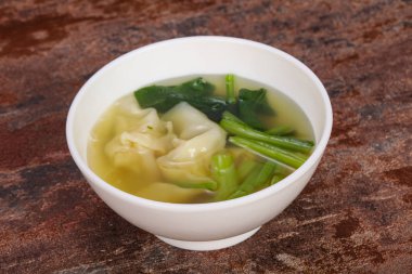 Otlar ile Asya geleneksel Wonton çorbası