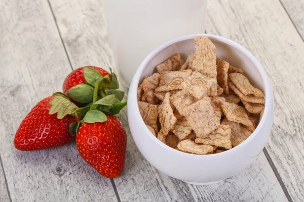 Fiocchi di grano a colazione — Foto Stock