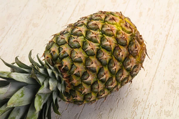 Verse rijpe ananas — Zdjęcie stockowe