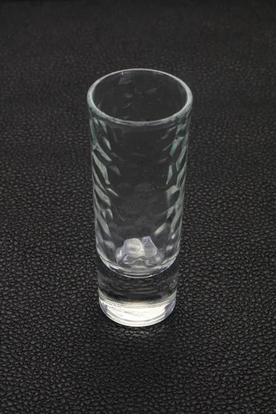 Leerer Glasbecher — Stockfoto