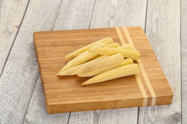 Raw baby corn — Stock Photo, Image