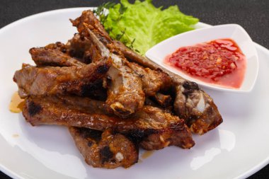 kavrulmuş Domuz kaburga