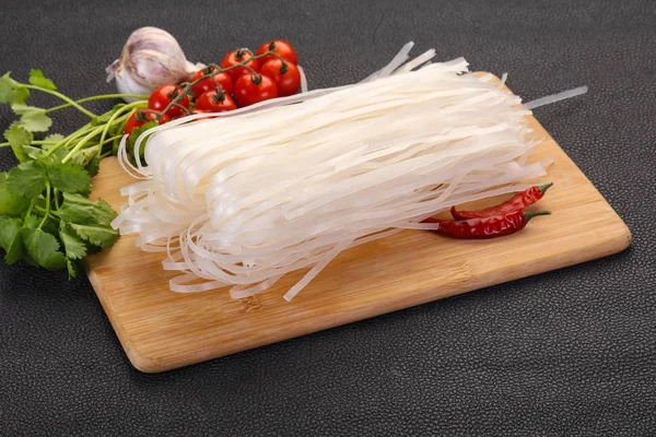 Tagliatelle di riso crudo — Foto Stock