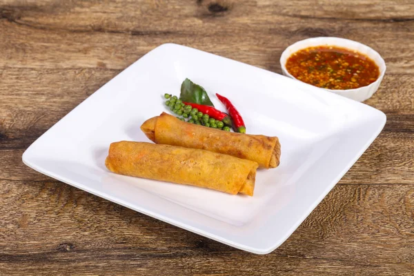 Karides ile derin kızarmış Bahar rulo