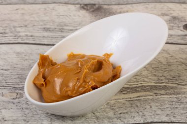 Lezzetli fıstık ezmesi