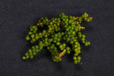 Çiğ taze yeşil biber Mısır