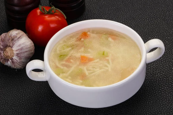 Sopa de frango com macarrão — Fotografia de Stock