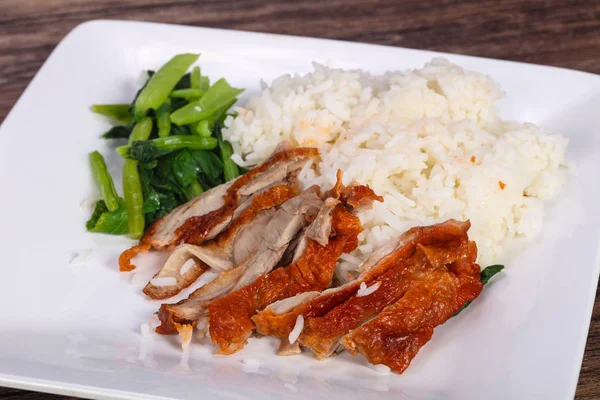 Kavrulmuş ördek göğsü ile Pirinç