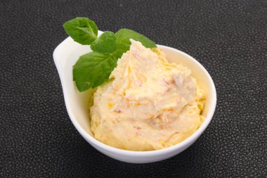 Kuru Kayısı ile lor