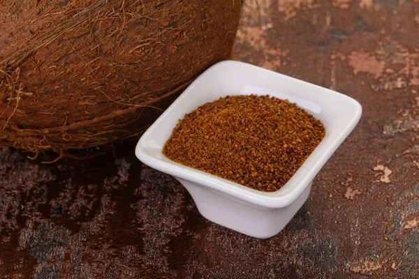 Kokos brunt socker i skålen — Stockfoto