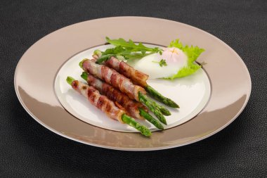 kuşkonmaz pastırma ile