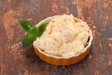 Kuru Kayısı ile lor