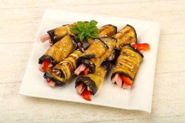 Jambon ile doldurulmuş patlıcan