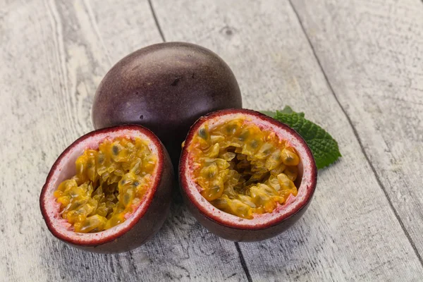 Tropical Passion fruit — Stock Photo, Image