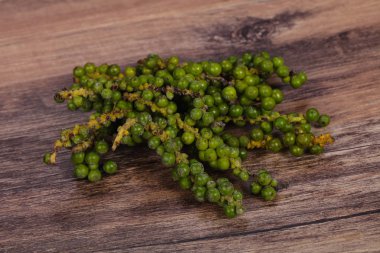 Çiğ taze yeşil biber Mısır