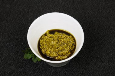 Fesleğen sosu Pesto