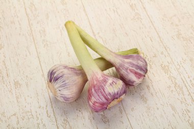 Genç sarımsak yığın