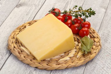 Zor parmesan peyniri parça